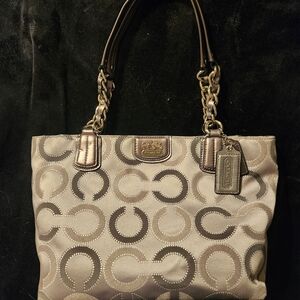 EUC! Large Silver and Gray Coach Madison Op Art Satchel